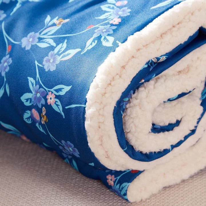 Cath Kidston Greenwich Flowers Sherpa Pet Blanket – Cosy Fleece Dog Blanket | Luxury Pet Blanket UK - Poochella®